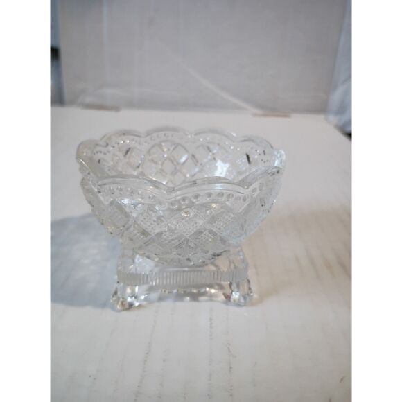 Avon Fostoria Glass Footed Salt Cellar - Picture 5 of 7